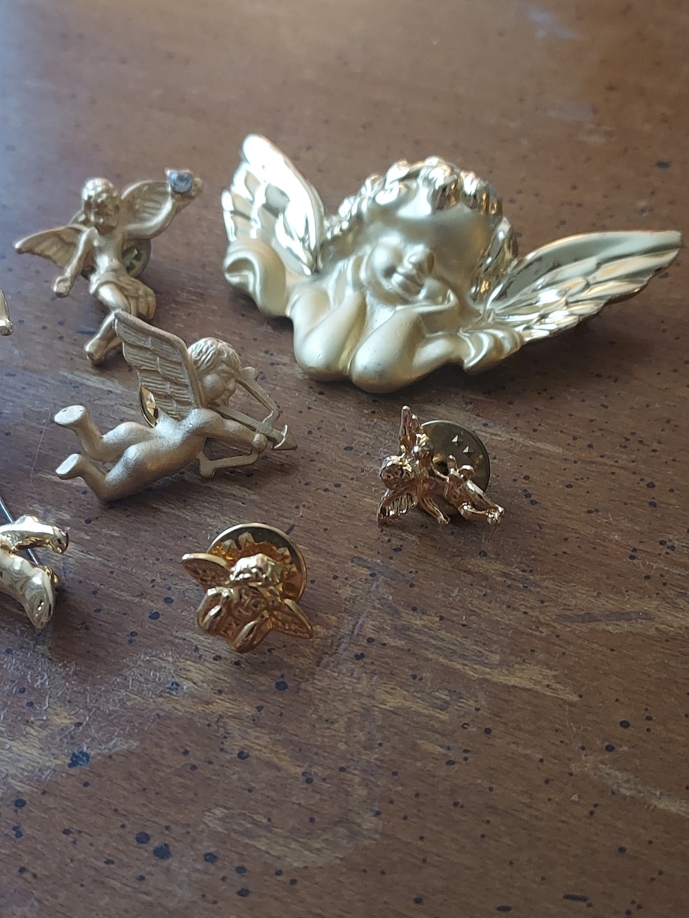 Angel/cherub Brooch & Pin Lot